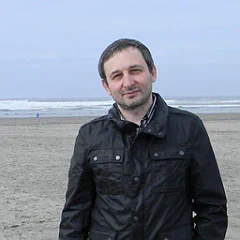 Albert Akhrievw